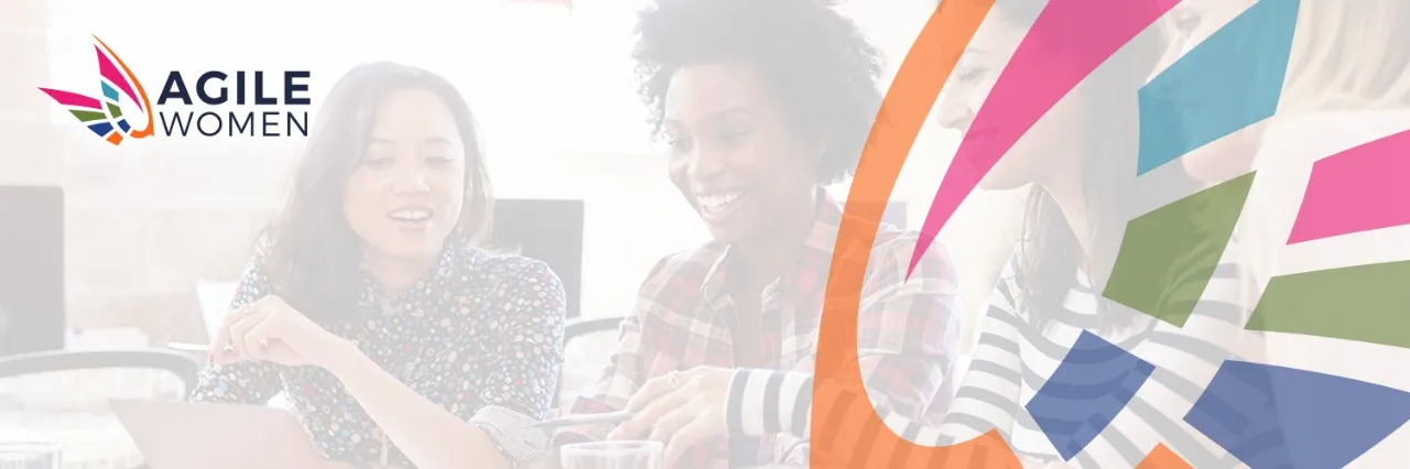 Banner con el logo de Agile Women sobre una imagen desvanecida de dos mujeres sonrientes y formas de colores